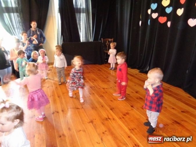 Zdjęcie w galerii na portalu naszraciborz.pl: Fiku-miku ma już wakacje wiadomości z regionu