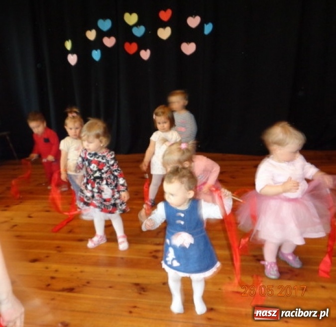 Zdjęcie w galerii na portalu naszraciborz.pl: Fiku-miku ma już wakacje wiadomości z regionu