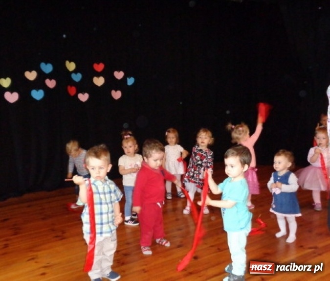 Zdjęcie w galerii na portalu naszraciborz.pl: Fiku-miku ma już wakacje wiadomości z regionu