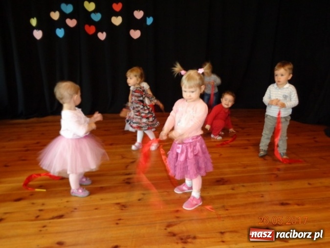 Zdjęcie w galerii na portalu naszraciborz.pl: Fiku-miku ma już wakacje wiadomości z regionu