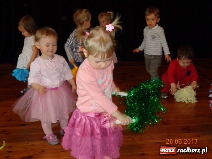 Zdjęcie w galerii na portalu naszraciborz.pl: Fiku-miku ma już wakacje wiadomości z regionu