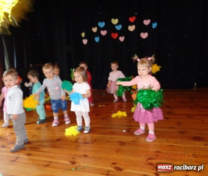 Zdjęcie w galerii na portalu naszraciborz.pl: Fiku-miku ma już wakacje wiadomości z regionu