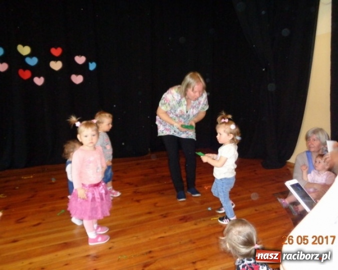 Zdjęcie w galerii na portalu naszraciborz.pl: Fiku-miku ma już wakacje wiadomości z regionu