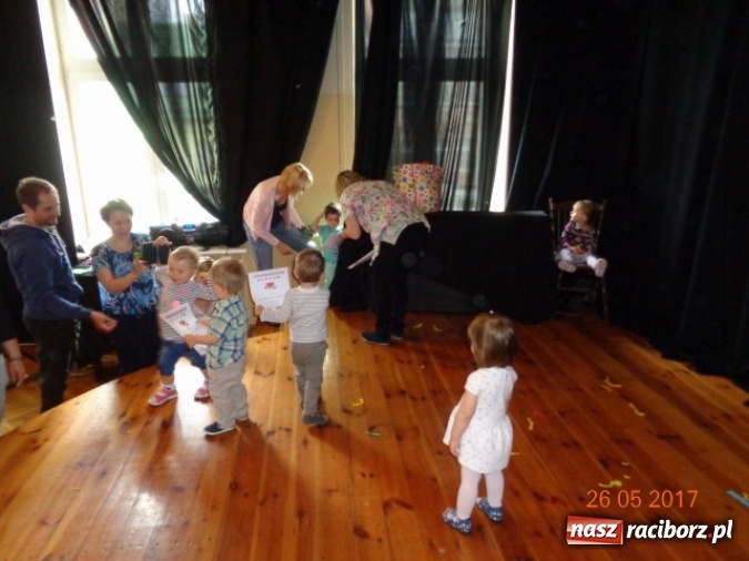 Zdjęcie w galerii na portalu naszraciborz.pl: Fiku-miku ma już wakacje wiadomości z regionu