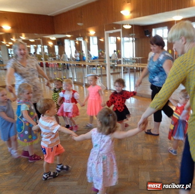 Zdjęcie w galerii na portalu naszraciborz.pl: Fiku-miku ma już wakacje wiadomości z regionu