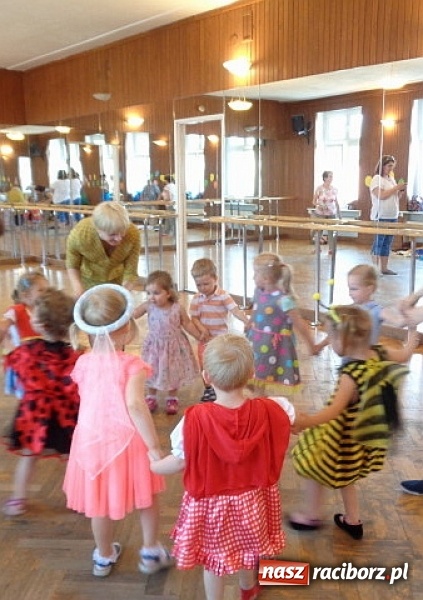 Zdjęcie w galerii na portalu naszraciborz.pl: Fiku-miku ma już wakacje wiadomości z regionu