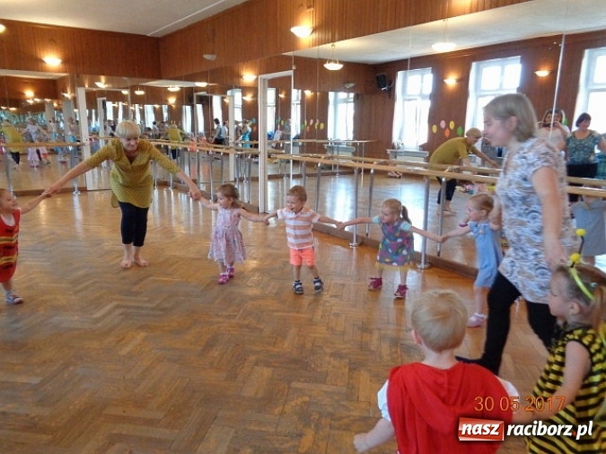Zdjęcie w galerii na portalu naszraciborz.pl: Fiku-miku ma już wakacje wiadomości z regionu