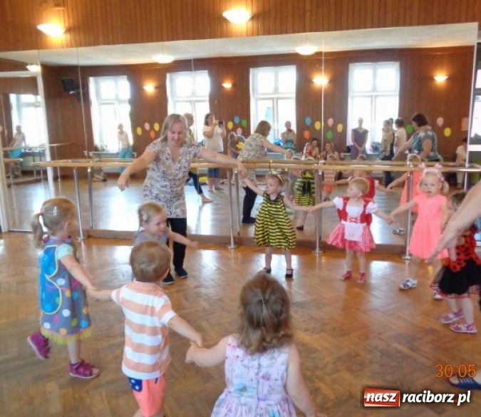 Zdjęcie w galerii na portalu naszraciborz.pl: Fiku-miku ma już wakacje wiadomości z regionu