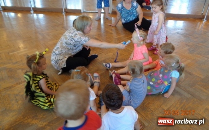 Zdjęcie w galerii na portalu naszraciborz.pl: Fiku-miku ma już wakacje wiadomości z regionu