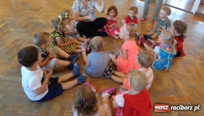 Zdjęcie w galerii na portalu naszraciborz.pl: Fiku-miku ma już wakacje wiadomości z regionu