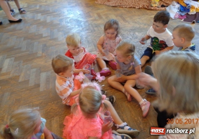 Zdjęcie w galerii na portalu naszraciborz.pl: Fiku-miku ma już wakacje wiadomości z regionu