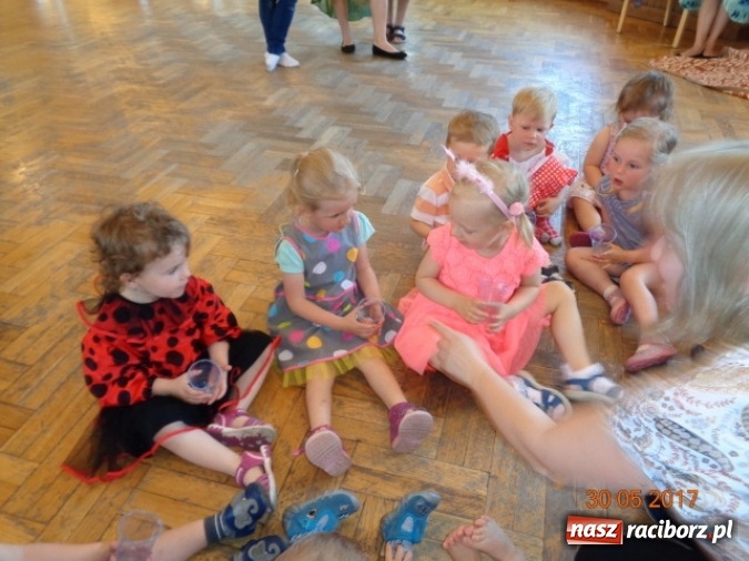 Zdjęcie w galerii na portalu naszraciborz.pl: Fiku-miku ma już wakacje wiadomości z regionu