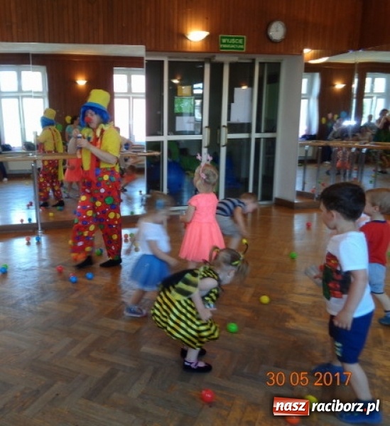 Zdjęcie w galerii na portalu naszraciborz.pl: Fiku-miku ma już wakacje wiadomości z regionu