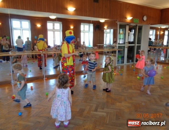 Zdjęcie w galerii na portalu naszraciborz.pl: Fiku-miku ma już wakacje wiadomości z regionu