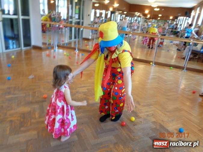 Zdjęcie w galerii na portalu naszraciborz.pl: Fiku-miku ma już wakacje wiadomości z regionu