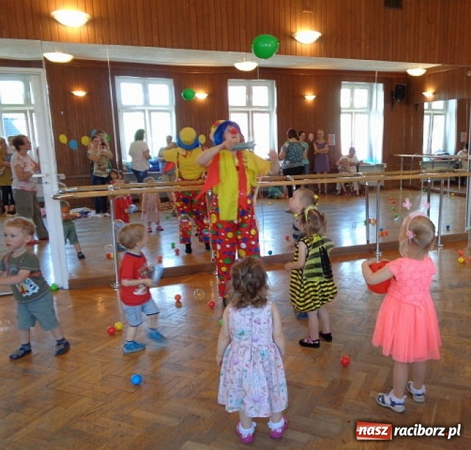 Zdjęcie w galerii na portalu naszraciborz.pl: Fiku-miku ma już wakacje wiadomości z regionu