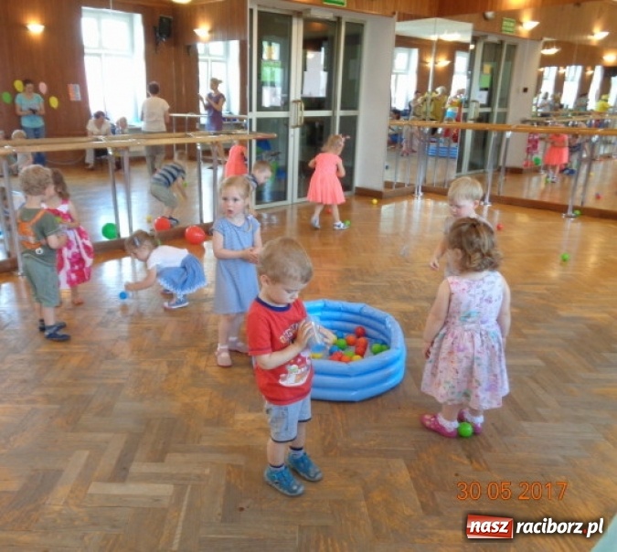 Zdjęcie w galerii na portalu naszraciborz.pl: Fiku-miku ma już wakacje wiadomości z regionu