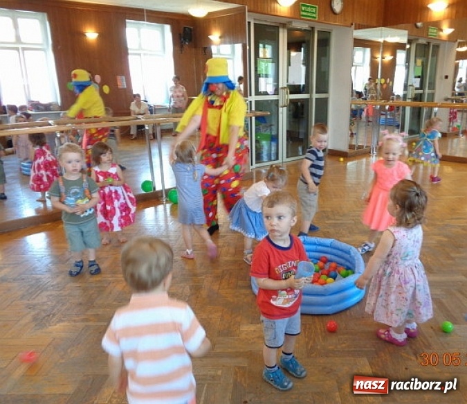 Zdjęcie w galerii na portalu naszraciborz.pl: Fiku-miku ma już wakacje wiadomości z regionu