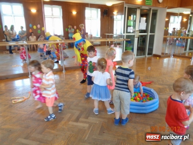 Zdjęcie w galerii na portalu naszraciborz.pl: Fiku-miku ma już wakacje wiadomości z regionu