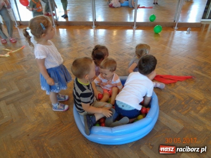 Zdjęcie w galerii na portalu naszraciborz.pl: Fiku-miku ma już wakacje wiadomości z regionu