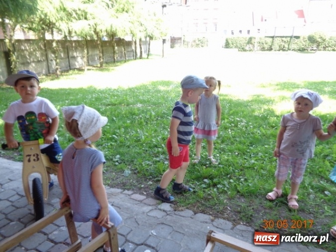 Zdjęcie w galerii na portalu naszraciborz.pl: Fiku-miku ma już wakacje wiadomości z regionu