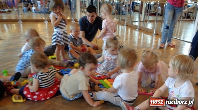 Zdjęcie w galerii na portalu naszraciborz.pl: Fiku-miku ma już wakacje wiadomości z regionu