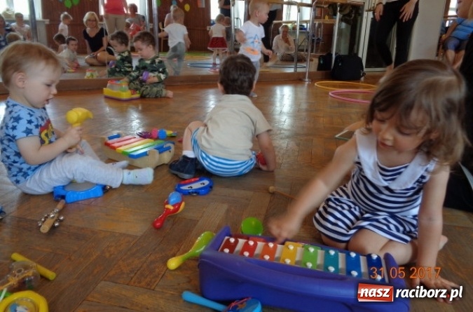 Zdjęcie w galerii na portalu naszraciborz.pl: Fiku-miku ma już wakacje wiadomości z regionu