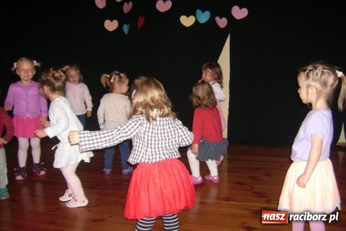 Zdjęcie w galerii na portalu naszraciborz.pl: Fiku-miku ma już wakacje wiadomości z regionu