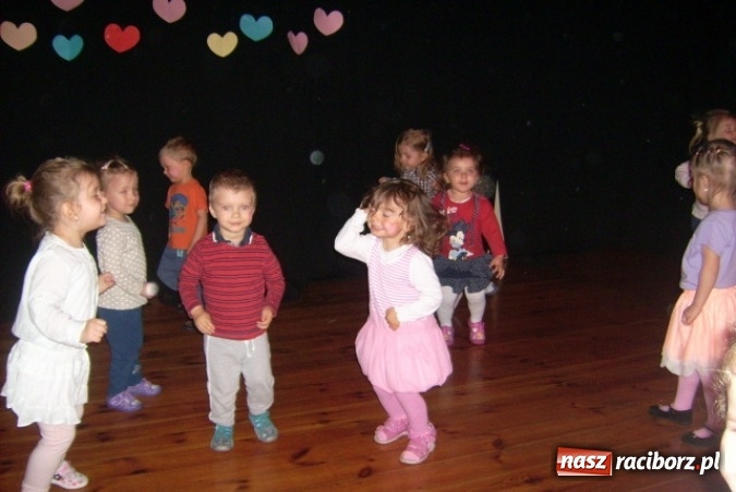 Zdjęcie w galerii na portalu naszraciborz.pl: Fiku-miku ma już wakacje wiadomości z regionu