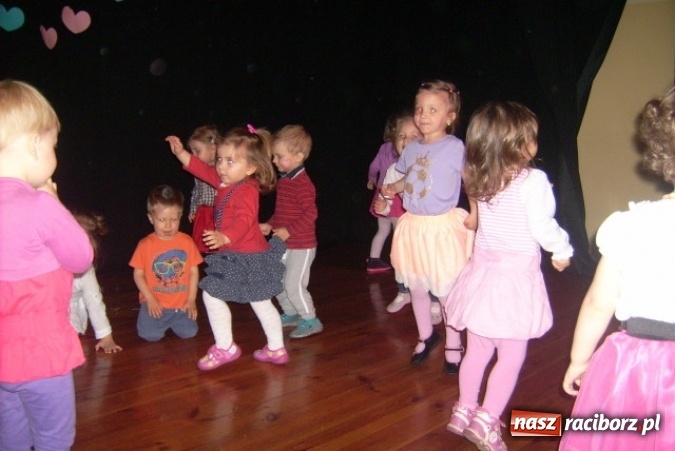 Zdjęcie w galerii na portalu naszraciborz.pl: Fiku-miku ma już wakacje wiadomości z regionu