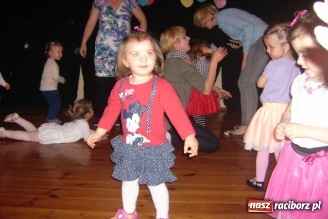 Zdjęcie w galerii na portalu naszraciborz.pl: Fiku-miku ma już wakacje wiadomości z regionu