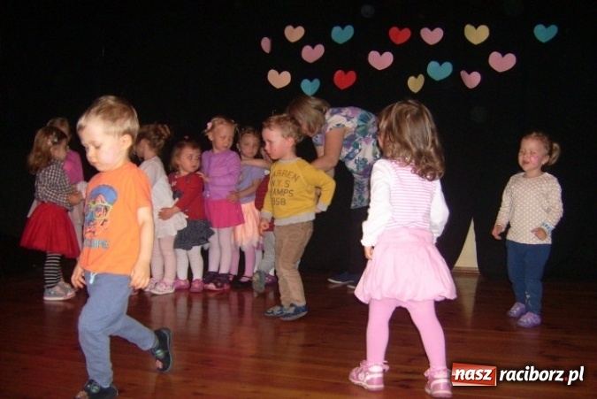 Zdjęcie w galerii na portalu naszraciborz.pl: Fiku-miku ma już wakacje wiadomości z regionu