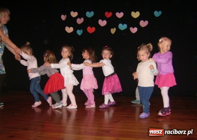 Zdjęcie w galerii na portalu naszraciborz.pl: Fiku-miku ma już wakacje wiadomości z regionu