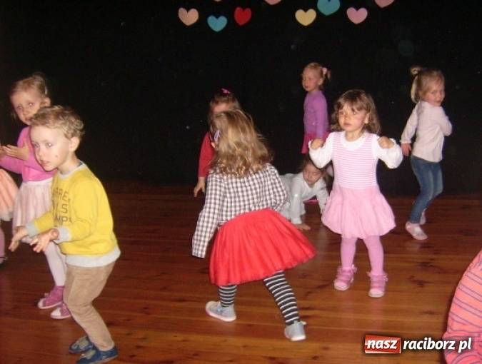 Zdjęcie w galerii na portalu naszraciborz.pl: Fiku-miku ma już wakacje wiadomości z regionu