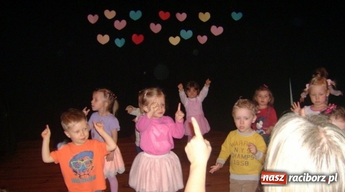 Zdjęcie w galerii na portalu naszraciborz.pl: Fiku-miku ma już wakacje wiadomości z regionu