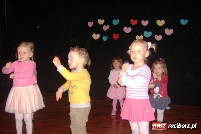 Zdjęcie w galerii na portalu naszraciborz.pl: Fiku-miku ma już wakacje wiadomości z regionu