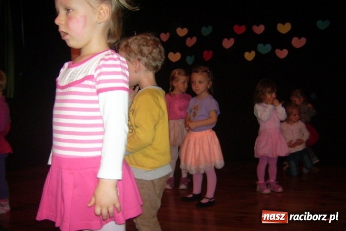 Zdjęcie w galerii na portalu naszraciborz.pl: Fiku-miku ma już wakacje wiadomości z regionu