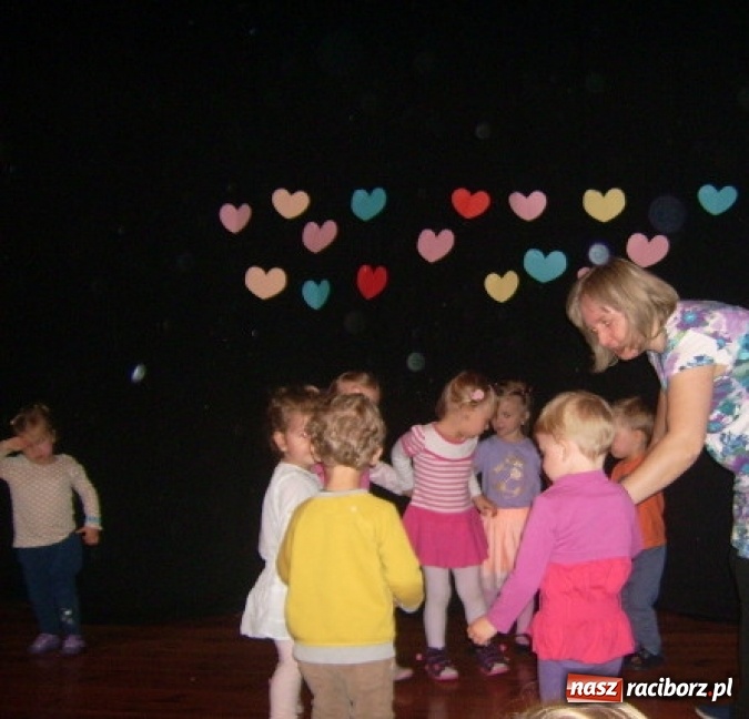 Zdjęcie w galerii na portalu naszraciborz.pl: Fiku-miku ma już wakacje wiadomości z regionu