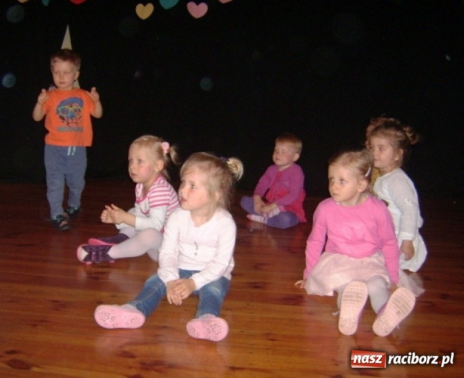 Zdjęcie w galerii na portalu naszraciborz.pl: Fiku-miku ma już wakacje wiadomości z regionu