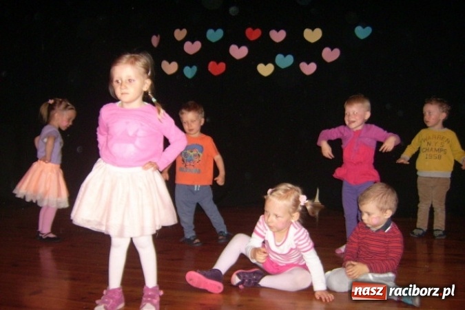 Zdjęcie w galerii na portalu naszraciborz.pl: Fiku-miku ma już wakacje wiadomości z regionu