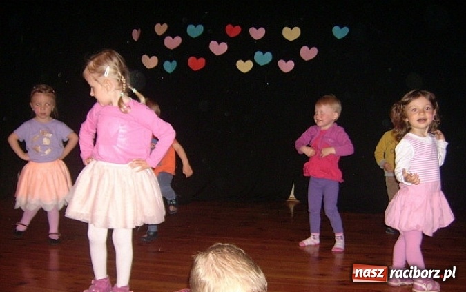 Zdjęcie w galerii na portalu naszraciborz.pl: Fiku-miku ma już wakacje wiadomości z regionu