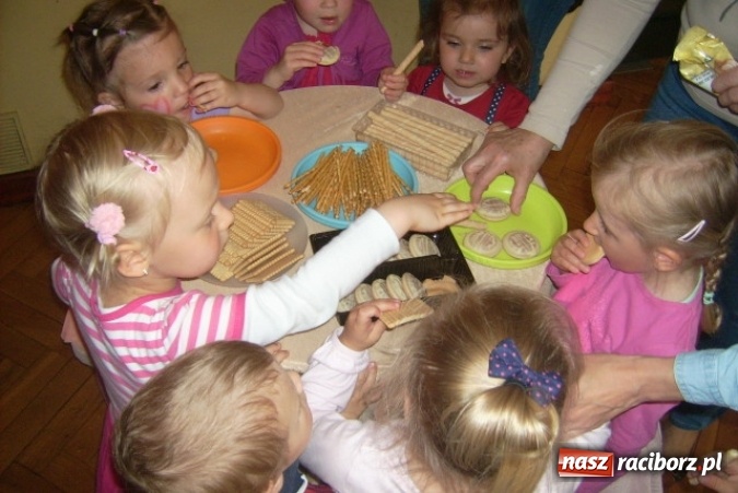 Zdjęcie w galerii na portalu naszraciborz.pl: Fiku-miku ma już wakacje wiadomości z regionu