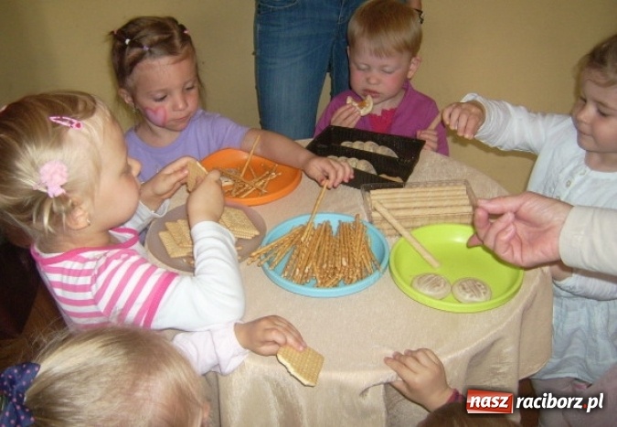 Zdjęcie w galerii na portalu naszraciborz.pl: Fiku-miku ma już wakacje wiadomości z regionu