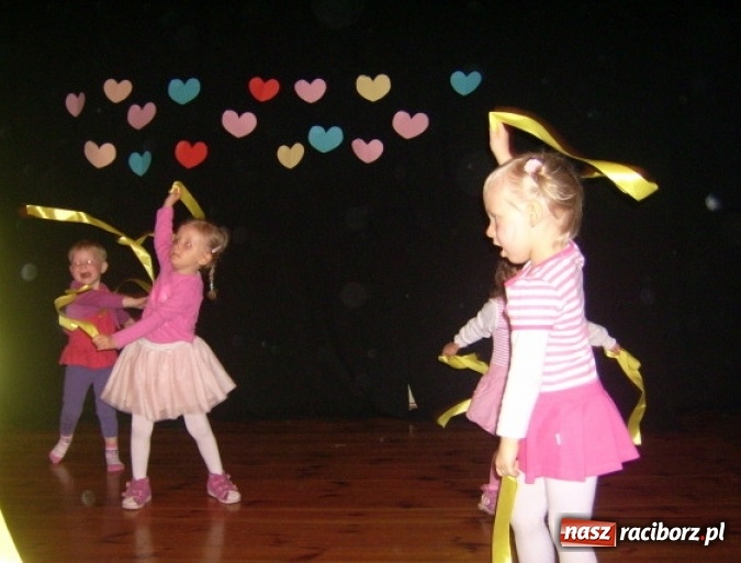 Zdjęcie w galerii na portalu naszraciborz.pl: Fiku-miku ma już wakacje wiadomości z regionu