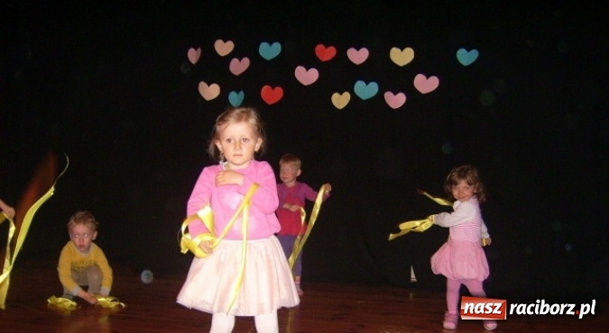 Zdjęcie w galerii na portalu naszraciborz.pl: Fiku-miku ma już wakacje wiadomości z regionu