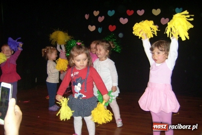 Zdjęcie w galerii na portalu naszraciborz.pl: Fiku-miku ma już wakacje wiadomości z regionu