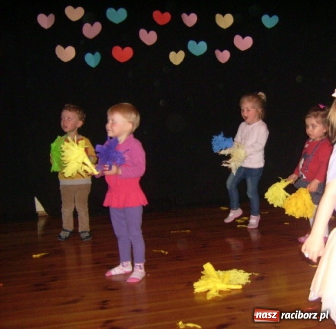 Zdjęcie w galerii na portalu naszraciborz.pl: Fiku-miku ma już wakacje wiadomości z regionu