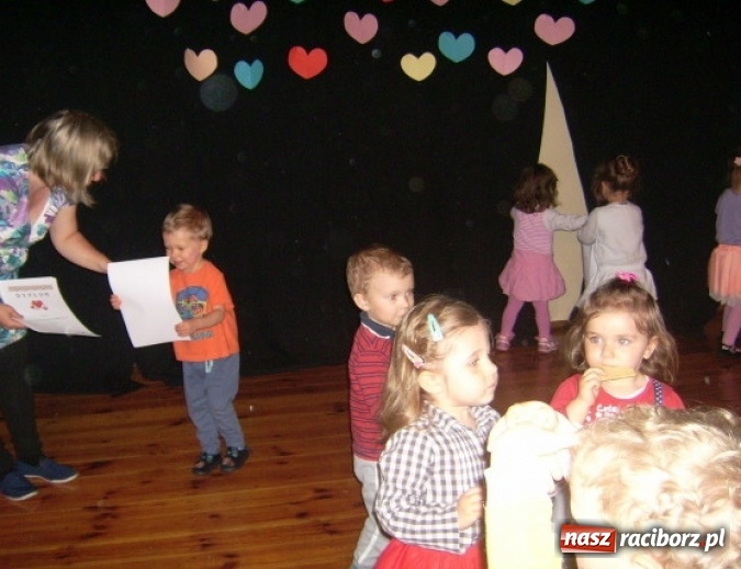 Zdjęcie w galerii na portalu naszraciborz.pl: Fiku-miku ma już wakacje wiadomości z regionu