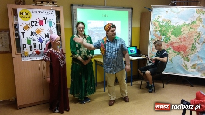 Zdjęcie w galerii na portalu naszraciborz.pl: Czytanie porusza - w Kuźni Raciborskiej zorganizowano Noc Bibliotek wiadomości z regionu