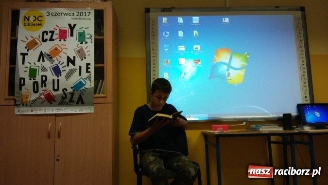 Zdjęcie w galerii na portalu naszraciborz.pl: Czytanie porusza - w Kuźni Raciborskiej zorganizowano Noc Bibliotek wiadomości z regionu